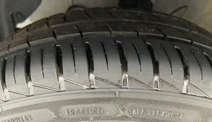 2022 Hyundai GRAND I10 NIOS SPORTZ PETROL, Petrol, Manual, 1,705 km, Left Front Tyre Tread