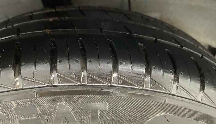 2022 Hyundai GRAND I10 NIOS SPORTZ PETROL, Petrol, Manual, 1,705 km, Right Rear Tyre Tread