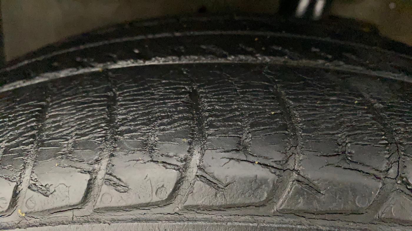 2017 Maruti Celerio VXI, Petrol, Manual, 53,755 km, Left Front Tyre Tread