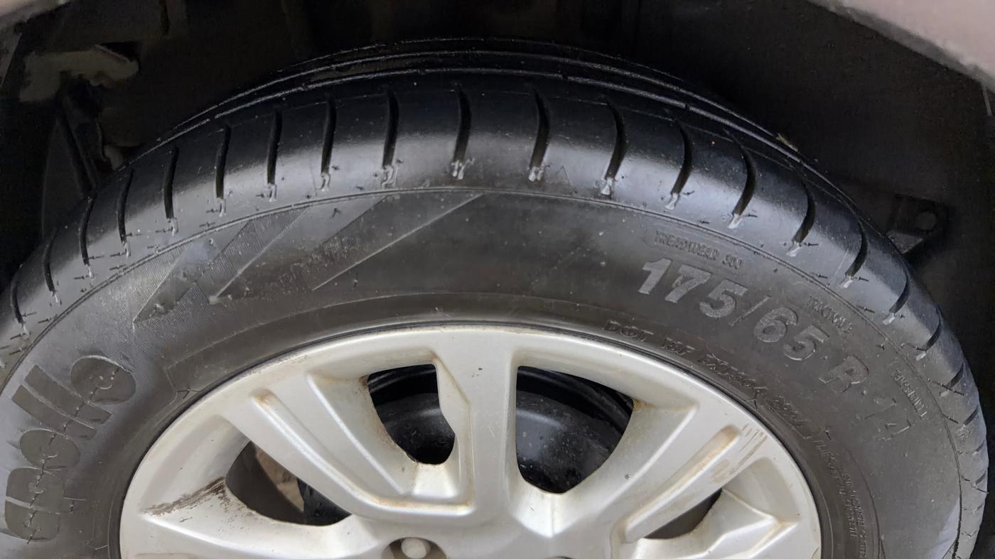 2017 Tata Tiago XZA PETROL, Petrol, Automatic, 76,616 km, Right Rear Tyre Tread