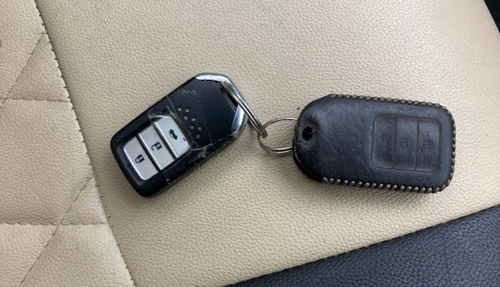 2014 Honda City 1.5L I-VTEC VX, Petrol, Manual, 1,19,263 km, Key Close Up