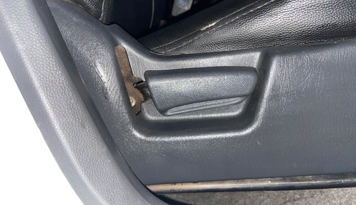 2017 Maruti Alto K10 LXI (O), CNG, Manual, 77,470 km, Driver Side Adjustment Panel