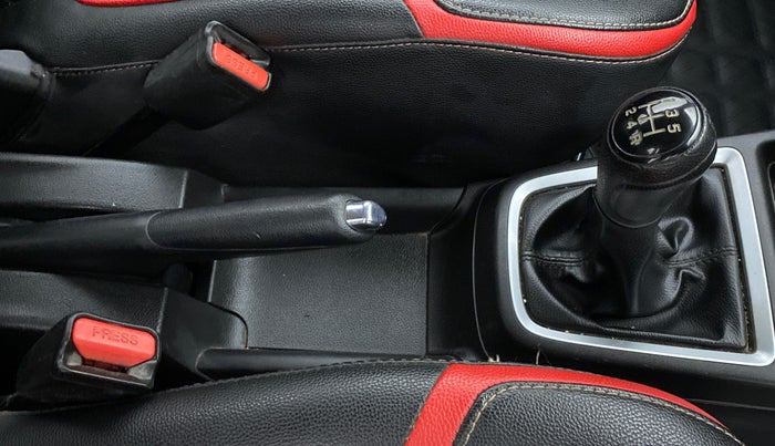 2018 Maruti Swift VXI, Petrol, Manual, 20,917 km, Gear Lever