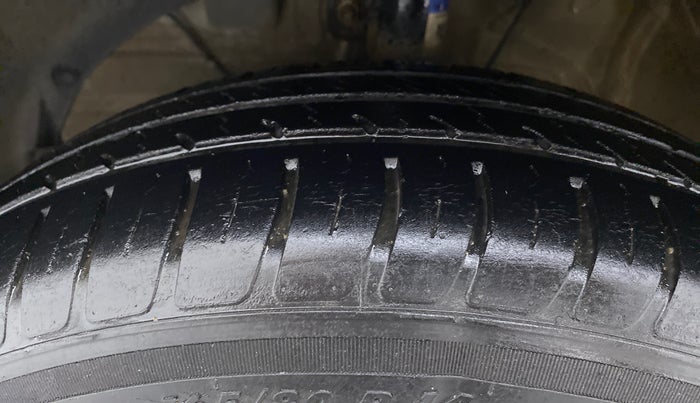 2018 Maruti Swift VXI, Petrol, Manual, 20,917 km, Left Front Tyre Tread