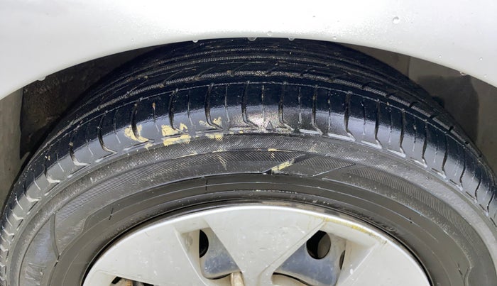 2014 Hyundai Xcent S 1.2, Petrol, Manual, 74,948 km, Right Front Tyre Tread