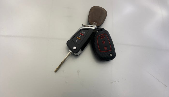 2014 Hyundai Xcent S 1.2, Petrol, Manual, 74,948 km, Key Close Up