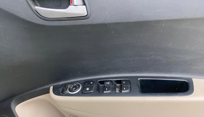 2014 Hyundai Xcent S 1.2, Petrol, Manual, 74,948 km, Driver Side Door Panels Control