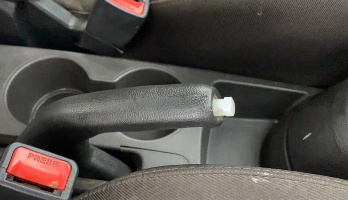 2012 Hyundai i20 SPORTZ 1.2, Petrol, Manual, 70,193 km, Gear lever - Hand brake lever cover torn