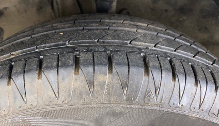 2012 Hyundai i20 SPORTZ 1.2, Petrol, Manual, 70,193 km, Left Front Tyre Tread