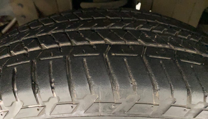 2021 Mahindra Scorpio S5, Diesel, Manual, 29,793 km, Right Front Tyre Tread