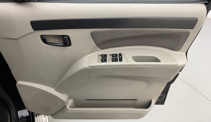 2021 Mahindra Scorpio S5, Diesel, Manual, 29,793 km, Driver Side Door Panels Control