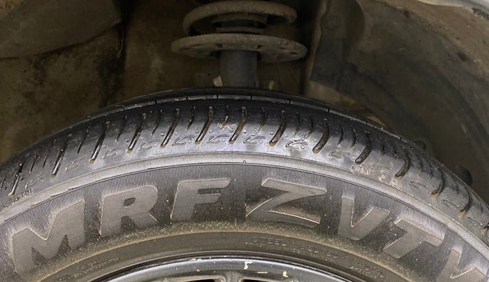 2020 Maruti XL6 ALPHA AT, Petrol, Automatic, 1,13,200 km, Right Front Tyre Tread