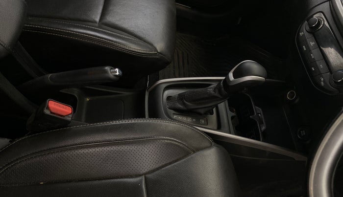 2020 Maruti XL6 ALPHA AT, Petrol, Automatic, 1,13,200 km, Gear Lever