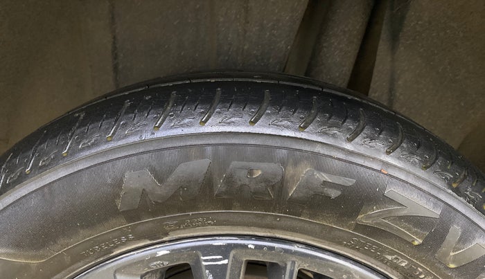 2020 Maruti XL6 ALPHA AT, Petrol, Automatic, 1,13,200 km, Left Rear Tyre Tread