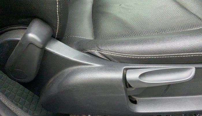 2020 Volkswagen Polo HIGHLINE PLUS 1.0, Petrol, Manual, 27,236 km, Driver Side Adjustment Panel
