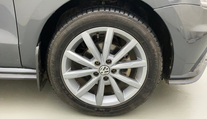 2020 Volkswagen Polo HIGHLINE PLUS 1.0, Petrol, Manual, 27,236 km, Right Front Wheel