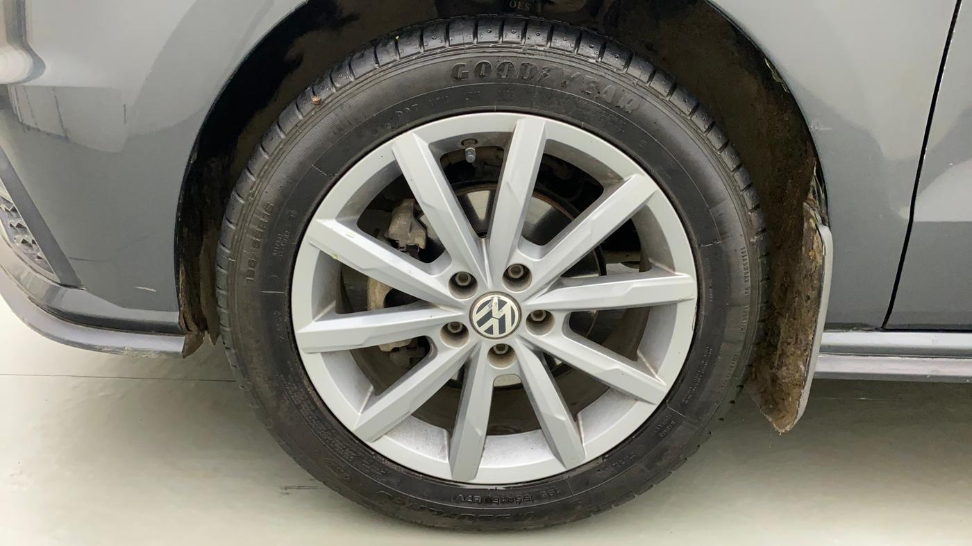 2020 Volkswagen Polo HIGHLINE PLUS 1.0, Petrol, Manual, 27,236 km, Left Front Wheel