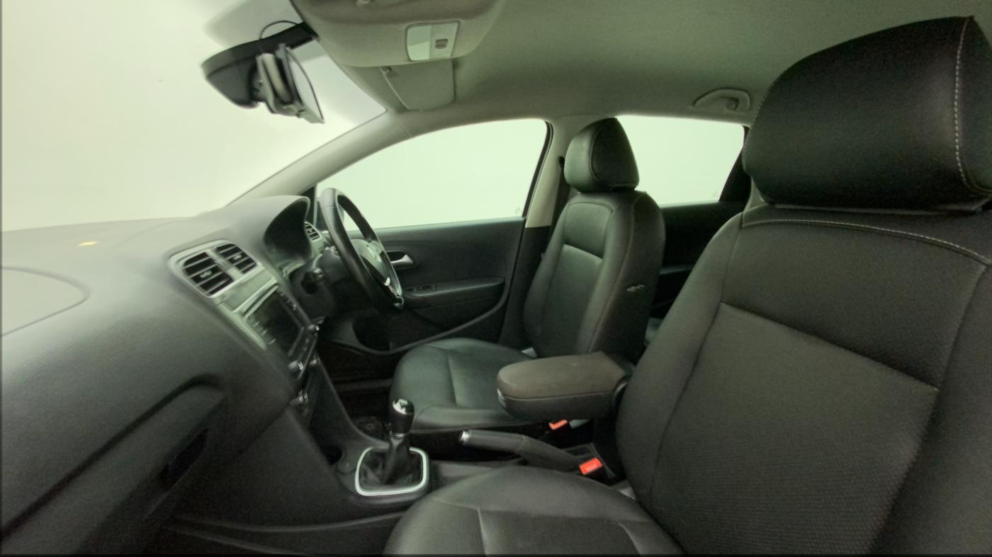 2020 Volkswagen Polo HIGHLINE PLUS 1.0, Petrol, Manual, 27,236 km, Right Side Front Door Cabin