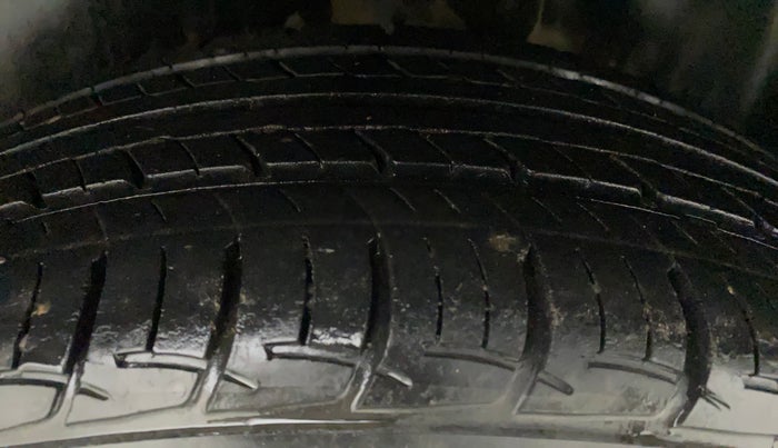 2020 Volkswagen Polo HIGHLINE PLUS 1.0, Petrol, Manual, 27,236 km, Left Rear Tyre Tread