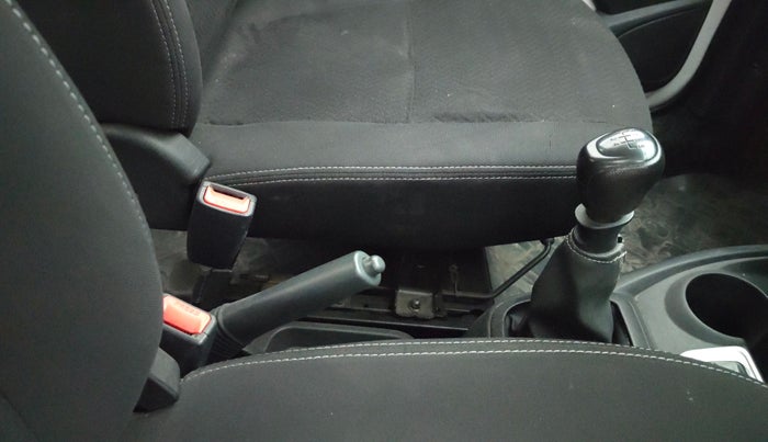 2018 Datsun Redi Go T (O), Petrol, Manual, 43,373 km, Gear Lever