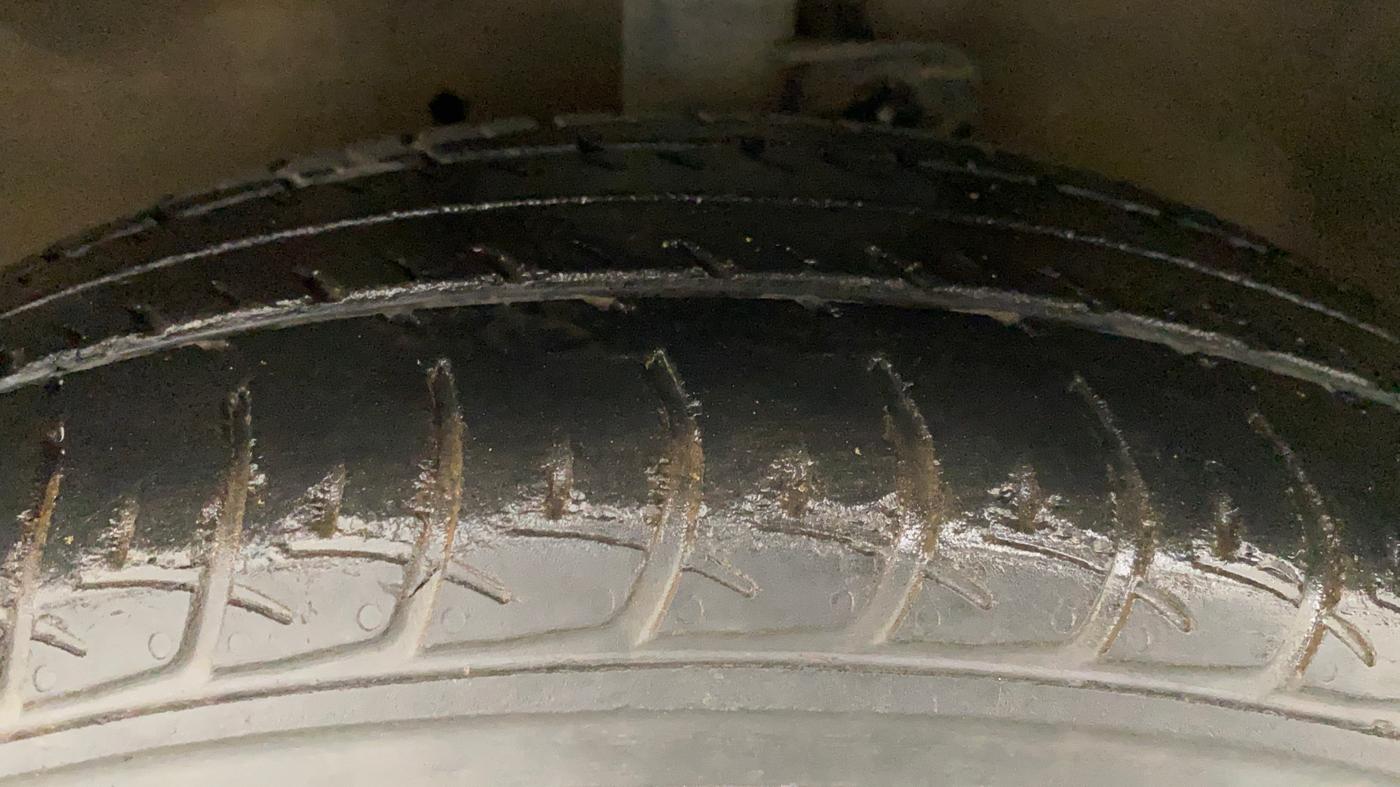 2018 Maruti Celerio VXI AMT, Petrol, Automatic, 40,683 km, Left Front Tyre Tread