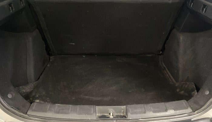 2018 Tata NEXON XM PETROL, Petrol, Manual, 33,956 km, Boot Inside