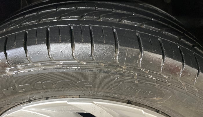 2018 Tata NEXON XM PETROL, Petrol, Manual, 33,956 km, Right Front Tyre Tread