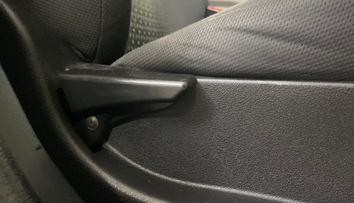 2018 Tata NEXON XM PETROL, Petrol, Manual, 33,956 km, Driver Side Adjustment Panel