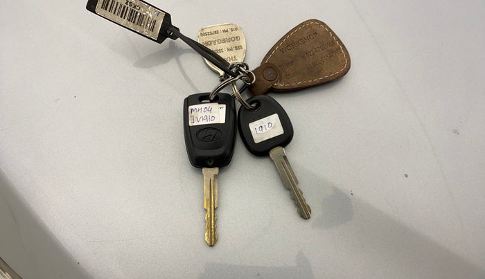 2018 Hyundai NEW SANTRO ASTA MT, Petrol, Manual, 14,933 km, Key Close Up