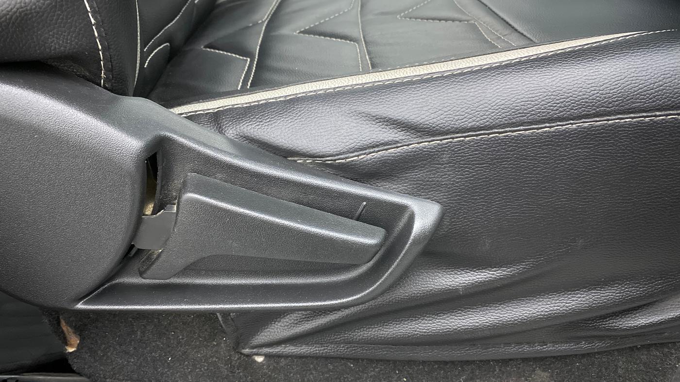 2020 Maruti S PRESSO VXI+, Petrol, Manual, 59,522 km, Driver Side Adjustment Panel