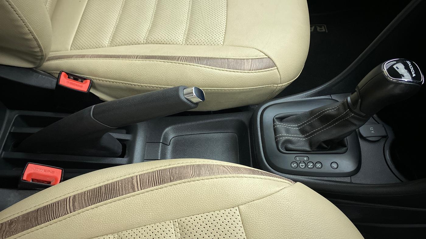 2020 Skoda Rapid 1.0 AMBITION TSI AT, Petrol, Automatic, 14,545 km, Gear Lever