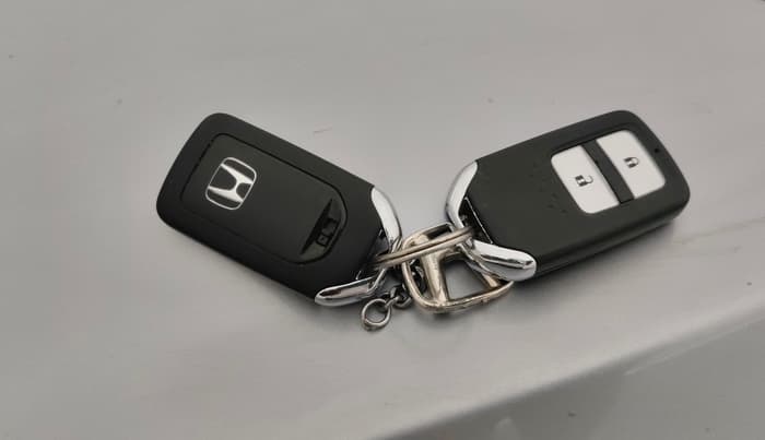 2018 Honda Jazz 1.2L I-VTEC VX CVT, Petrol, Automatic, 33,857 km, Key Close Up
