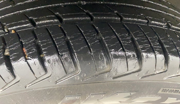 2017 Renault Kwid CLIMBER 1.0 AMT, Petrol, Automatic, 60,847 km, Right Rear Tyre Tread