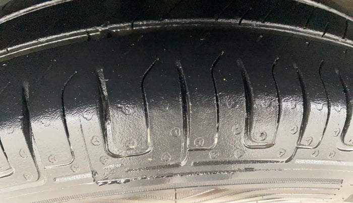 2017 Renault Kwid CLIMBER 1.0 AMT, Petrol, Automatic, 60,847 km, Left Front Tyre Tread