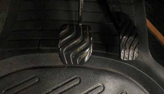 2017 Renault Kwid CLIMBER 1.0 AMT, Petrol, Automatic, 60,847 km, Pedals