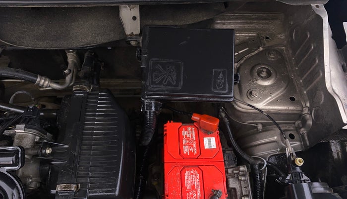 2017 Renault Kwid CLIMBER 1.0 AMT, Petrol, Automatic, 60,847 km, Engine View - Left