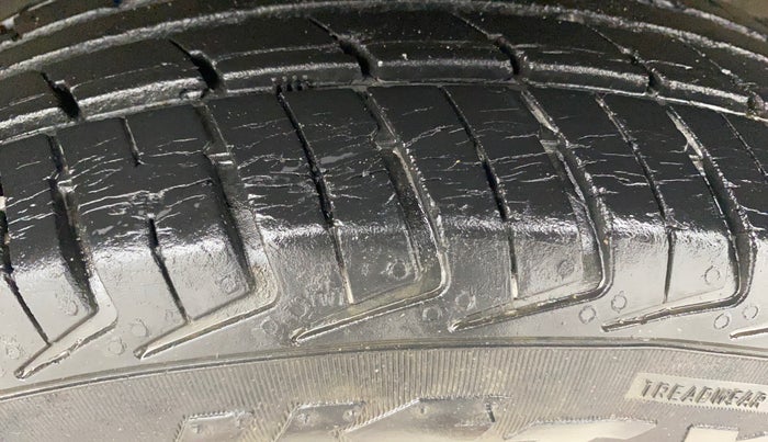 2017 Renault Kwid CLIMBER 1.0 AMT, Petrol, Automatic, 60,847 km, Left Rear Tyre Tread