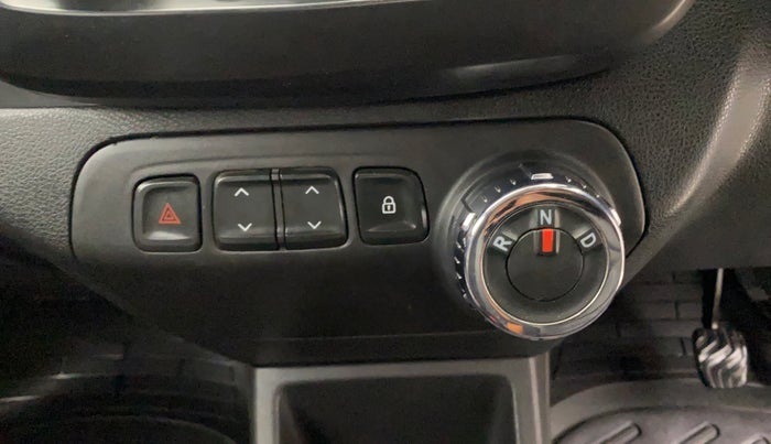 2017 Renault Kwid CLIMBER 1.0 AMT, Petrol, Automatic, 60,847 km, Gear Lever