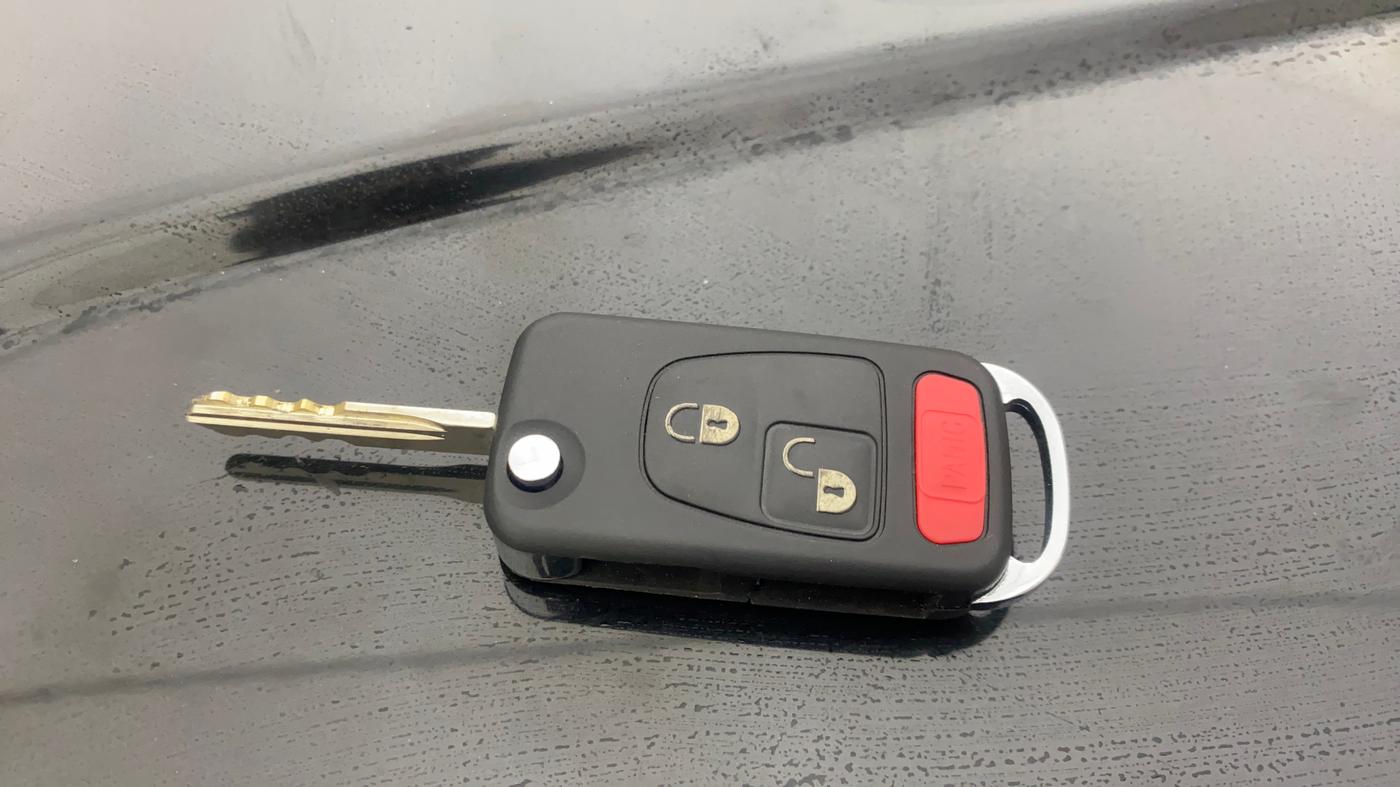 2012 Mahindra Bolero ZLX BS IV, Diesel, Manual, 1,07,666 km, Key Close Up