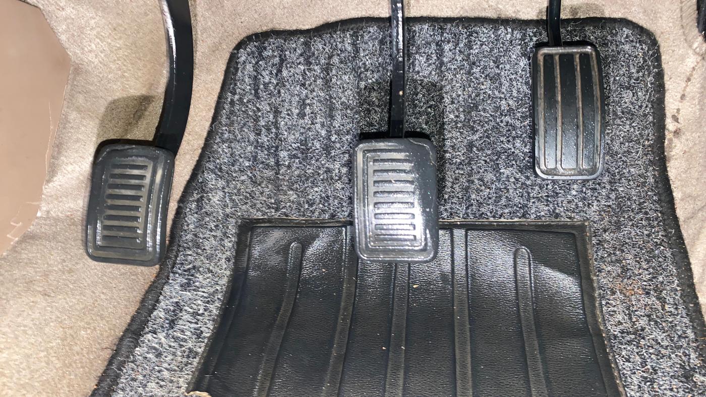 2012 Mahindra Bolero ZLX BS IV, Diesel, Manual, 1,07,666 km, Pedals