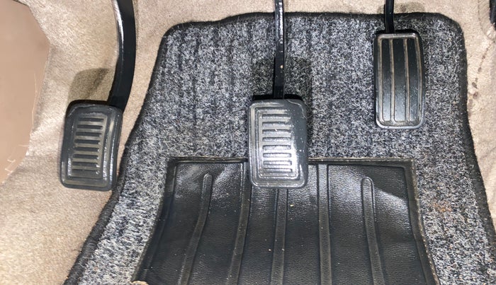 2012 Mahindra Bolero ZLX BS IV, Diesel, Manual, 1,07,666 km, Pedals