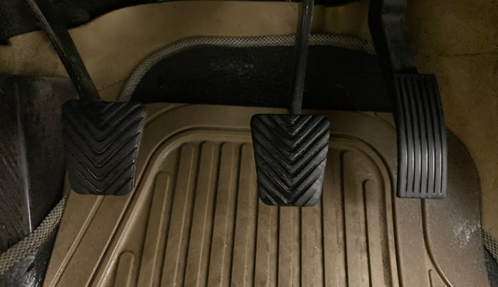 2012 Hyundai Verna FLUIDIC 1.6 VTVT SX, Petrol, Manual, 67,486 km, Pedals