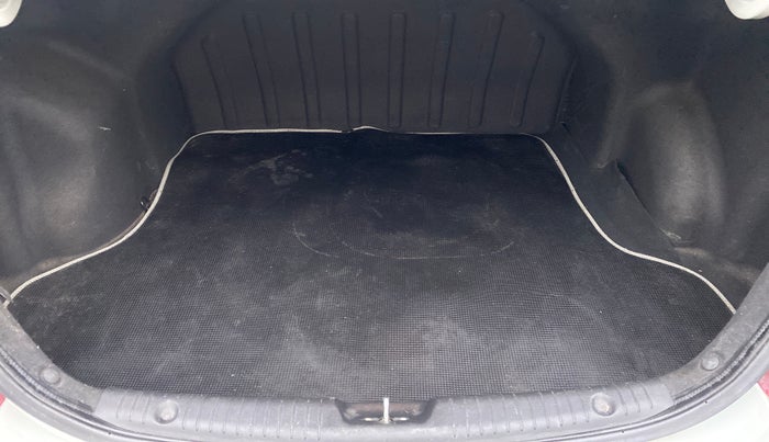 2012 Hyundai Verna FLUIDIC 1.6 VTVT SX, Petrol, Manual, 67,486 km, Boot Inside