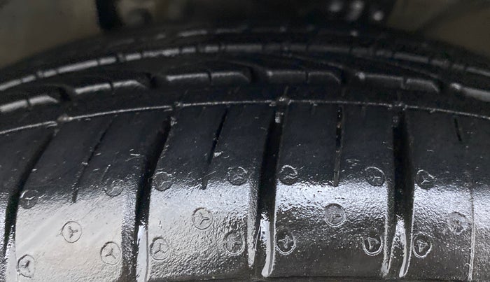 2012 Hyundai Verna FLUIDIC 1.6 VTVT SX, Petrol, Manual, 67,486 km, Left Front Tyre Tread