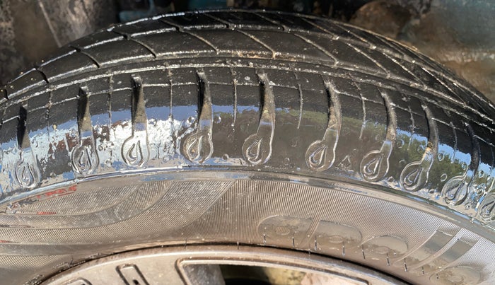 2020 Renault Kwid CLIMBER 1.0 (O), Petrol, Manual, 26,920 km, Left Front Tyre Tread