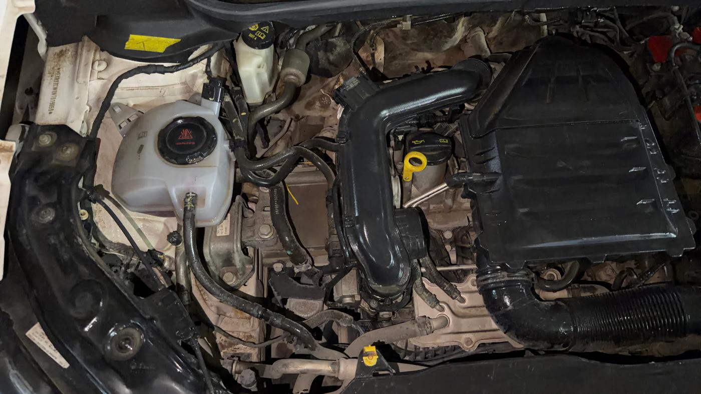 2022 Volkswagen TAIGUN HIGHLINE 1.0 TSI AT, Petrol, Automatic, 83,936 km, Engine View - Right