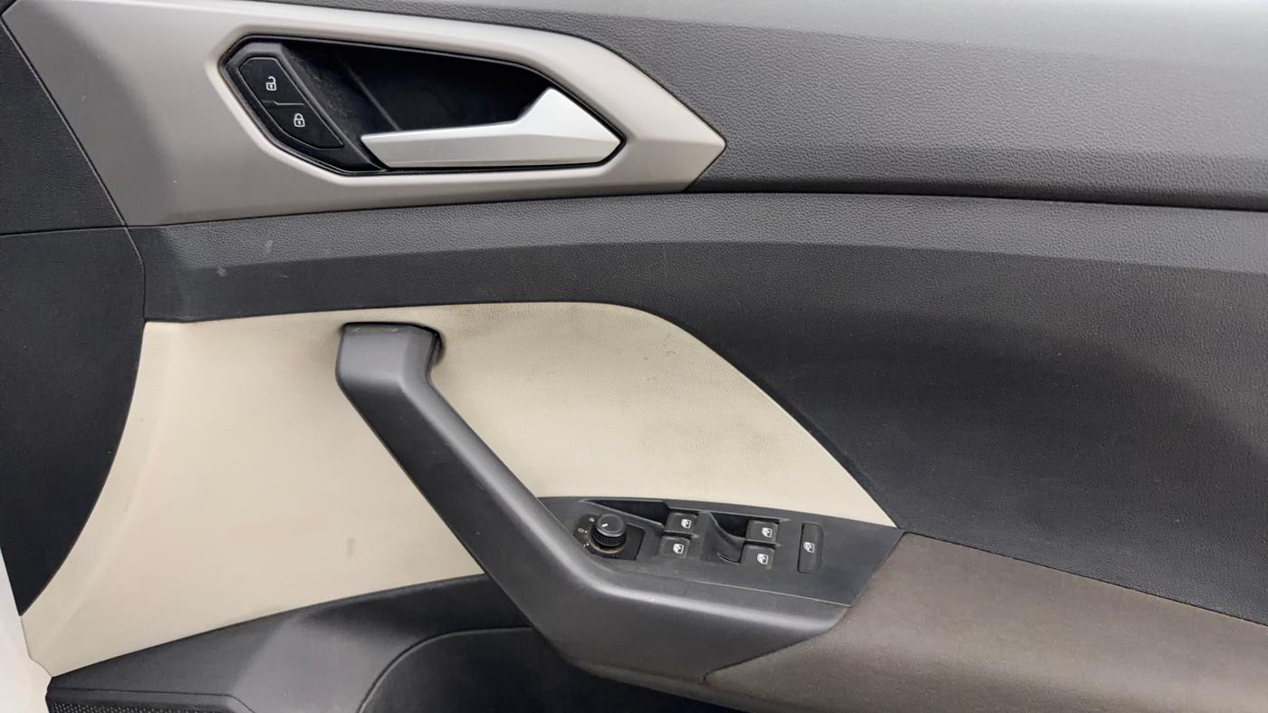 2022 Volkswagen TAIGUN HIGHLINE 1.0 TSI AT, Petrol, Automatic, 83,936 km, Driver Side Door Panels Control