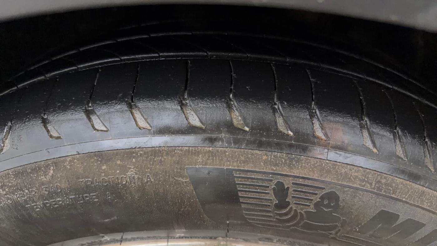 2022 Volkswagen TAIGUN HIGHLINE 1.0 TSI AT, Petrol, Automatic, 83,936 km, Left Front Tyre Tread