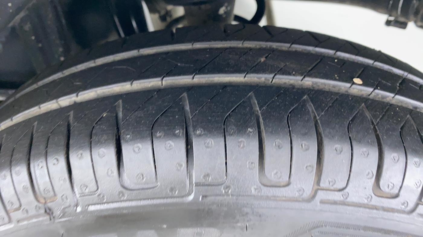 2010 Maruti Wagon R LXI, Petrol, Manual, 58,205 km, Left Rear Tyre Tread