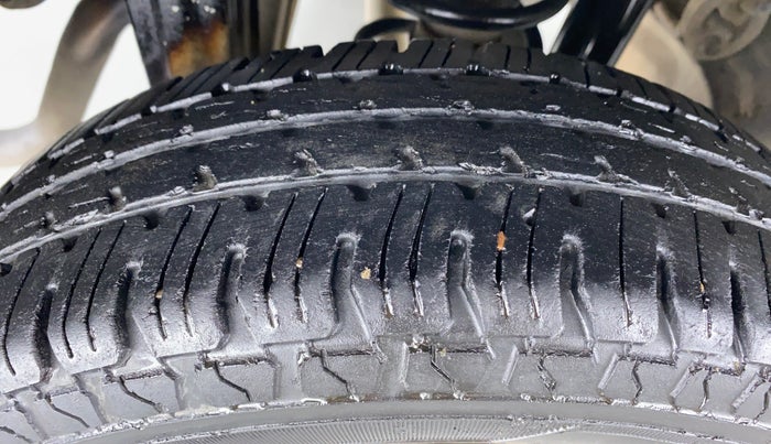 2010 Maruti Wagon R LXI, Petrol, Manual, 58,205 km, Right Rear Tyre Tread